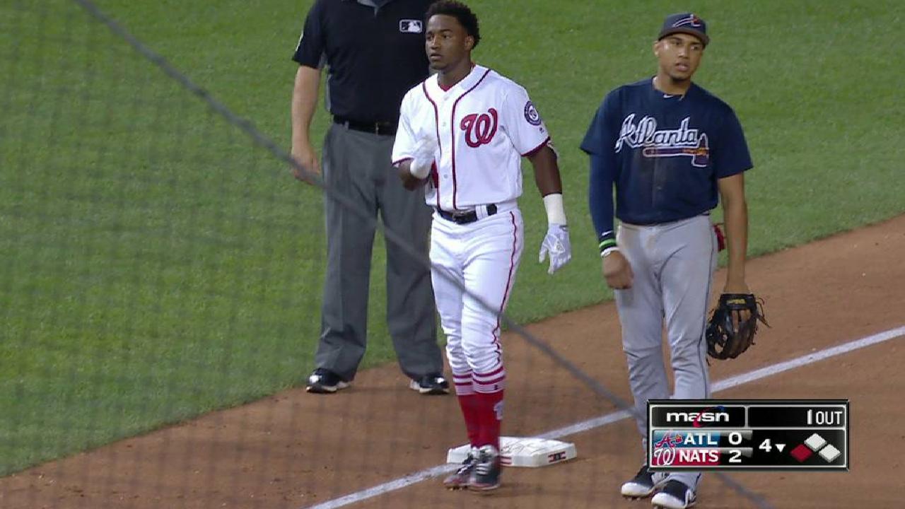 Prospect Robles flashes game-changing speed