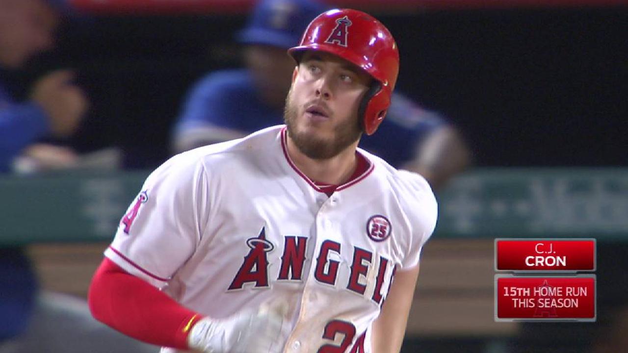 HR de Cron ante Rangers pone a los Angelinos más cerca del Comodín