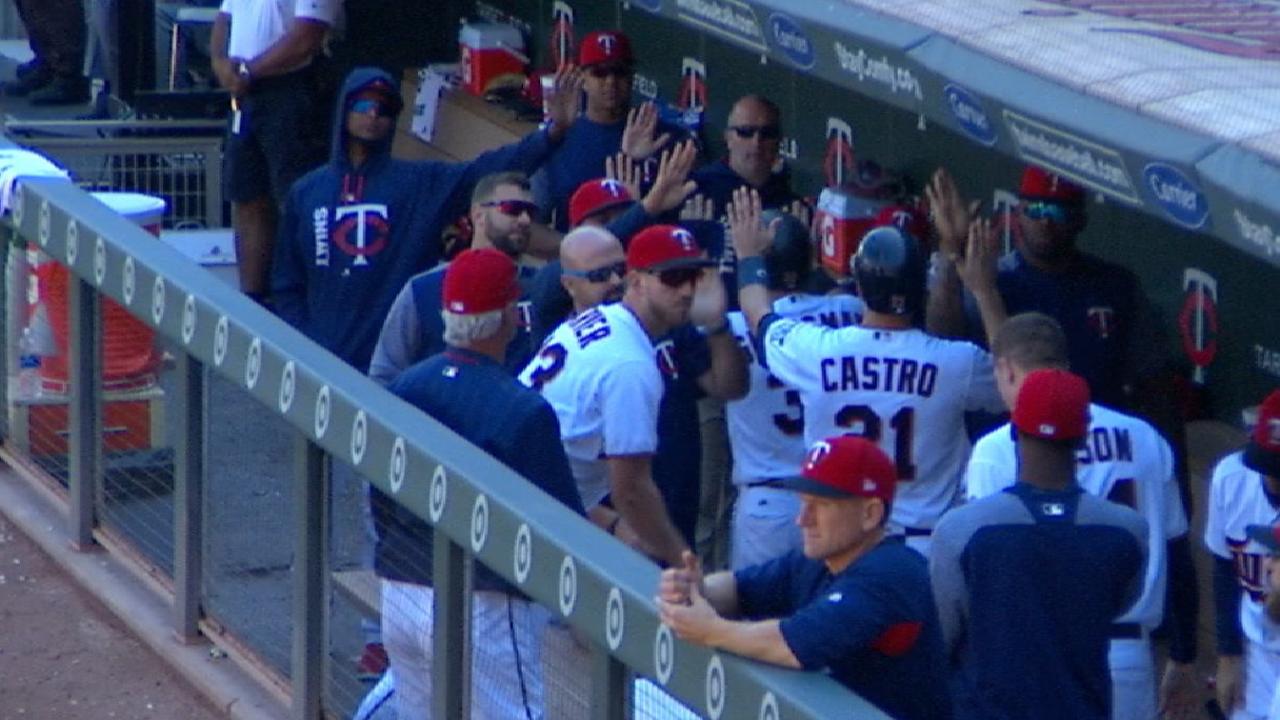 Twins use 2 big frames to build on WC lead