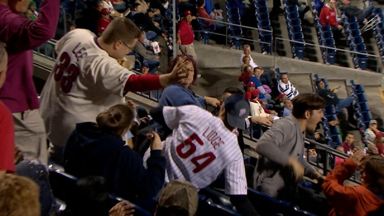 Best Fan Catch: Fan lays out