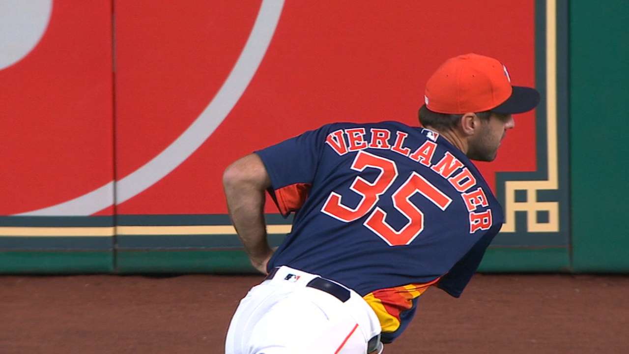 Inbox: How will Astros' rotation look in playoffs?