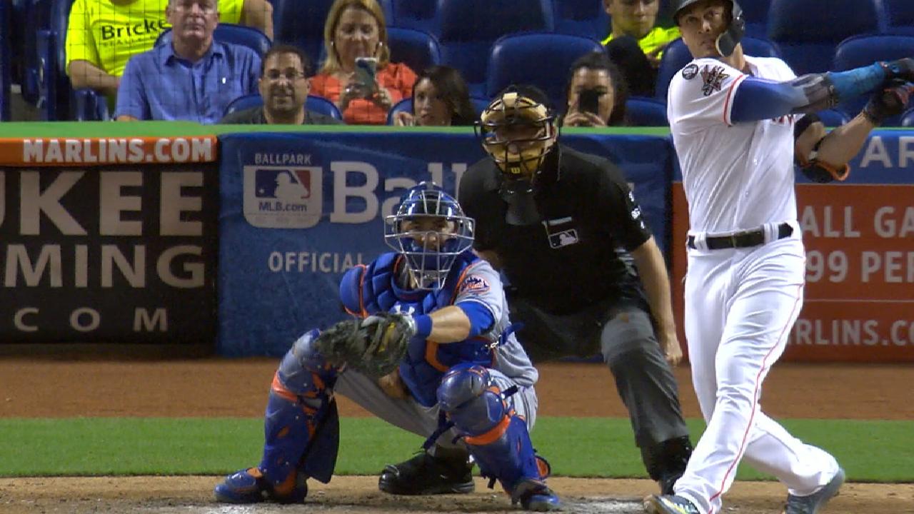 Stanton batea su 55to jonrón; Marlins aplastan a Mets