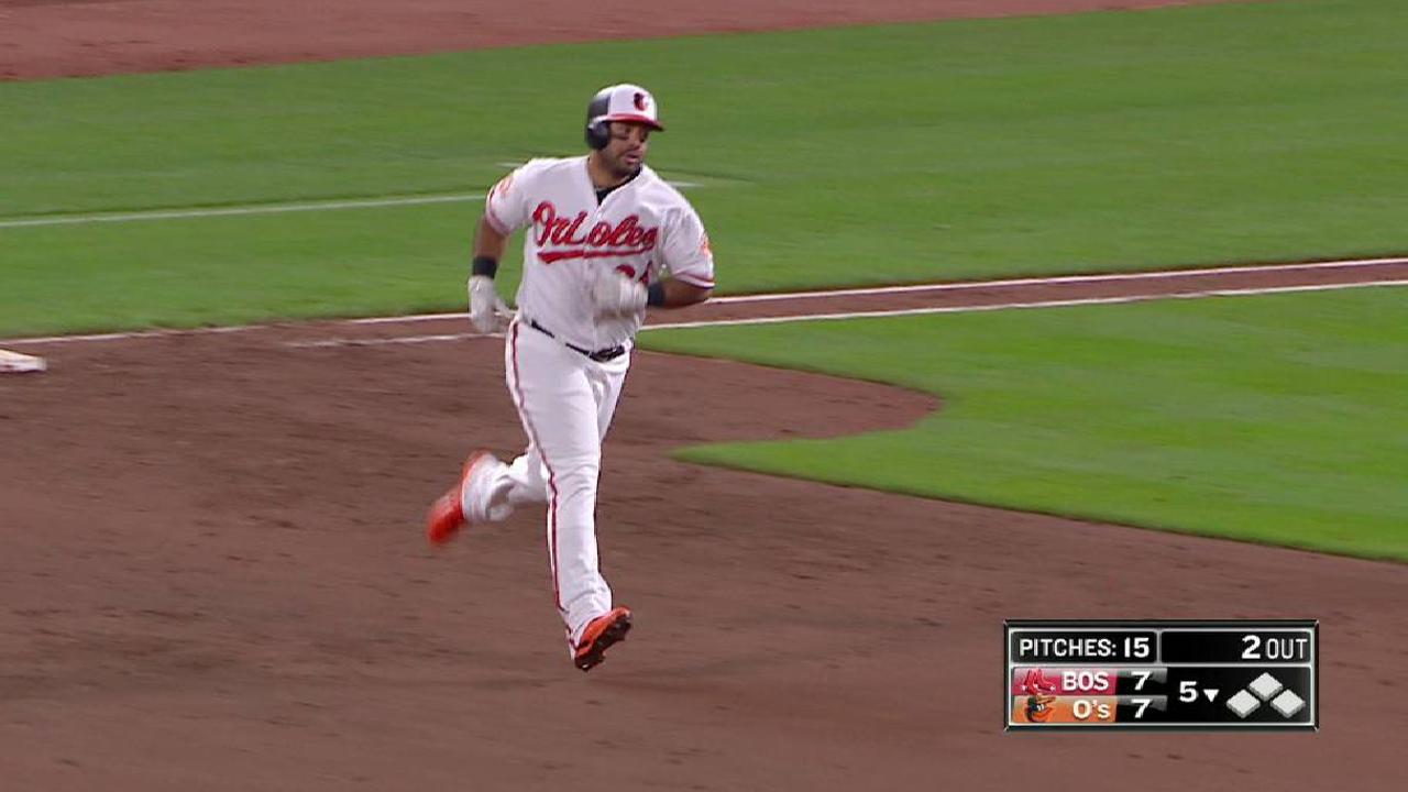 Alvarez's solo smash