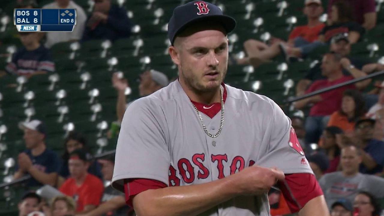 Reed escapes a jam in the 8th