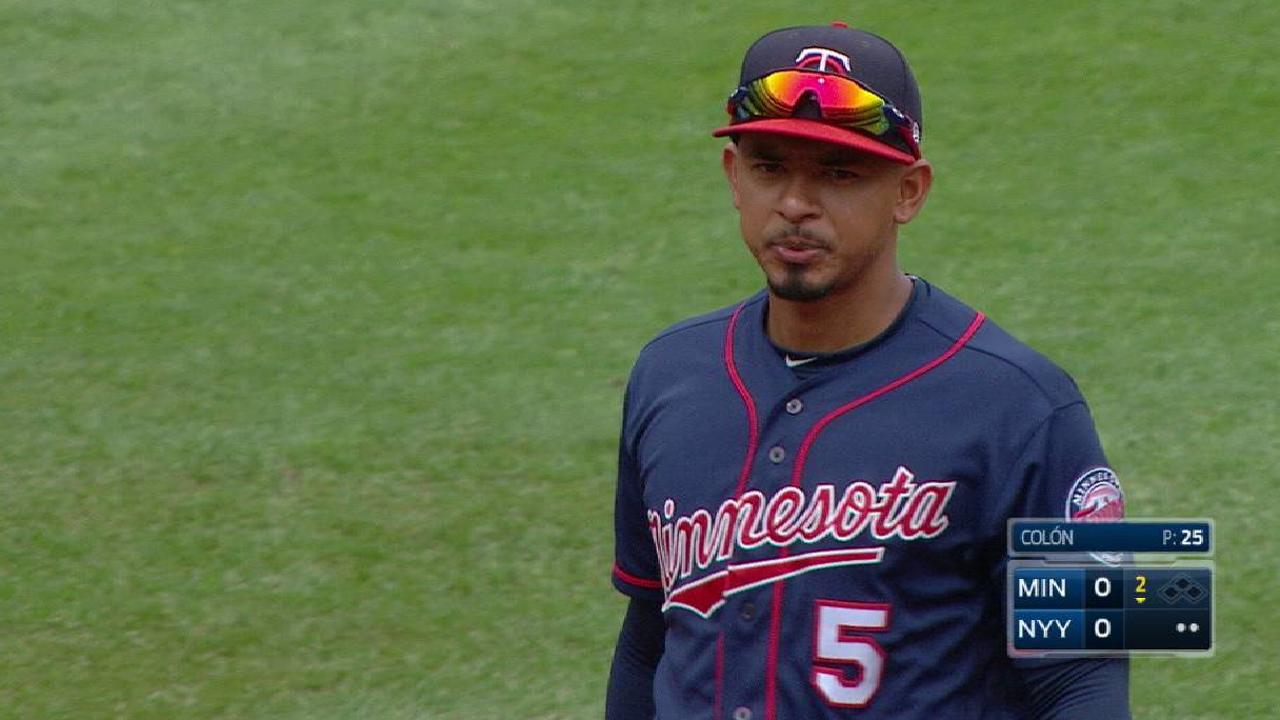 Escobar's nice grab at third