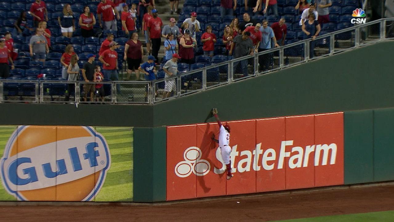 Herrera's clutch grab ends game