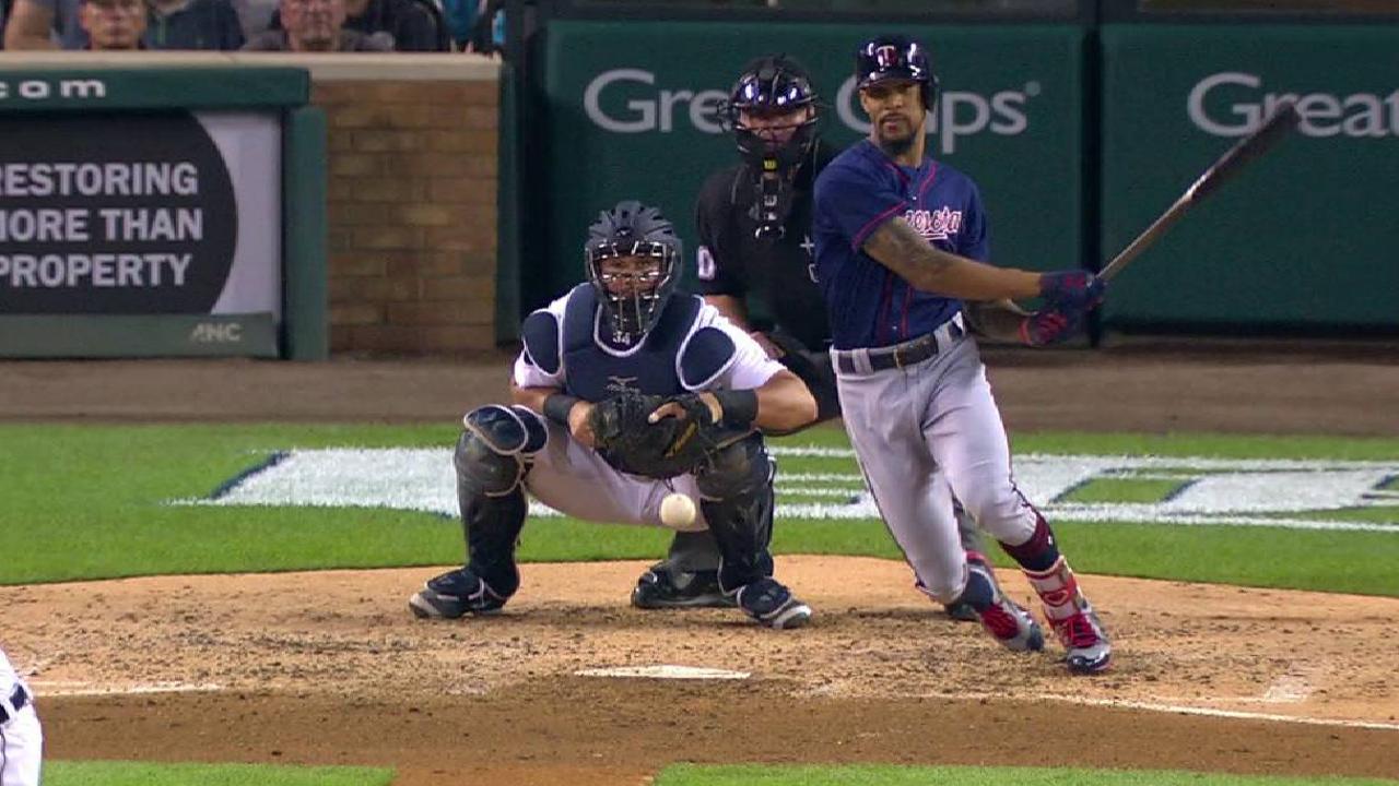 Twins rout Tigers, increase Wild Card lead