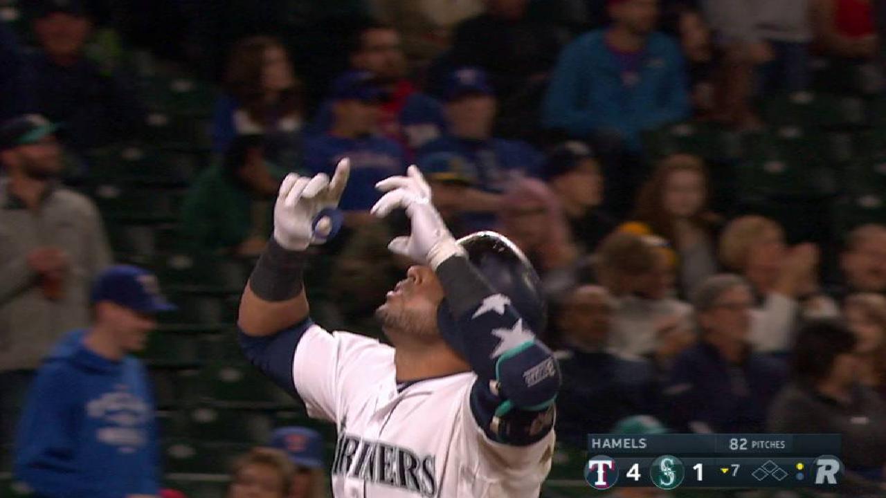 Cruz's 35th homer of the season