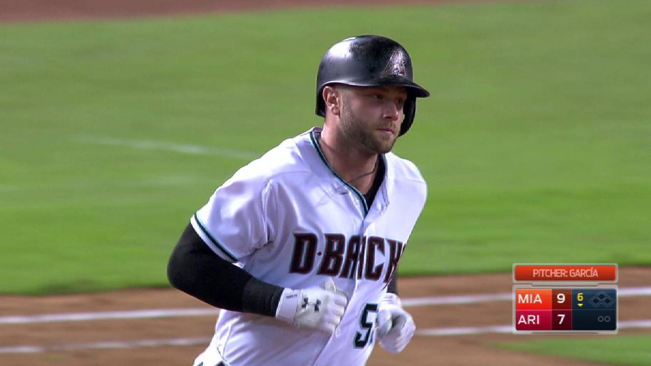 Walker's first homer of 2017
