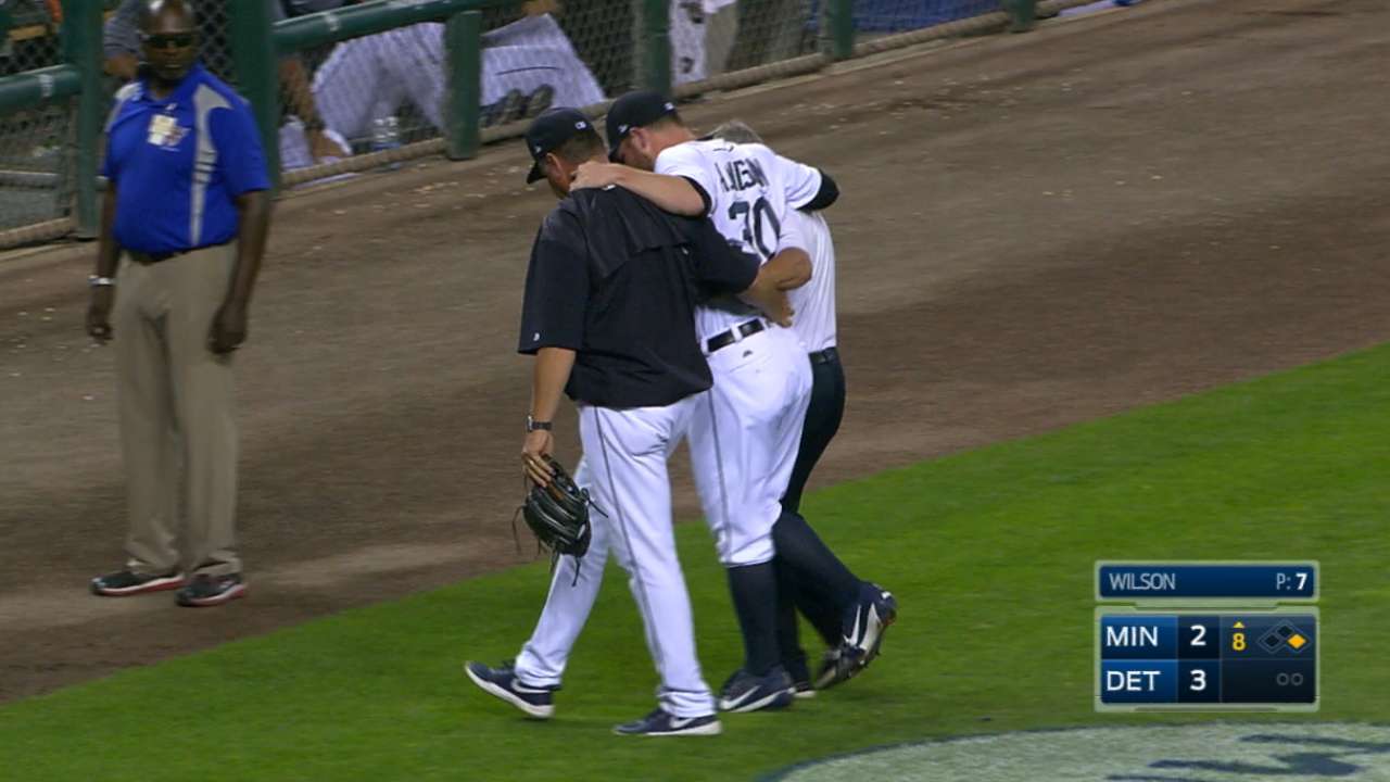 Alex Wilson fractures fibula