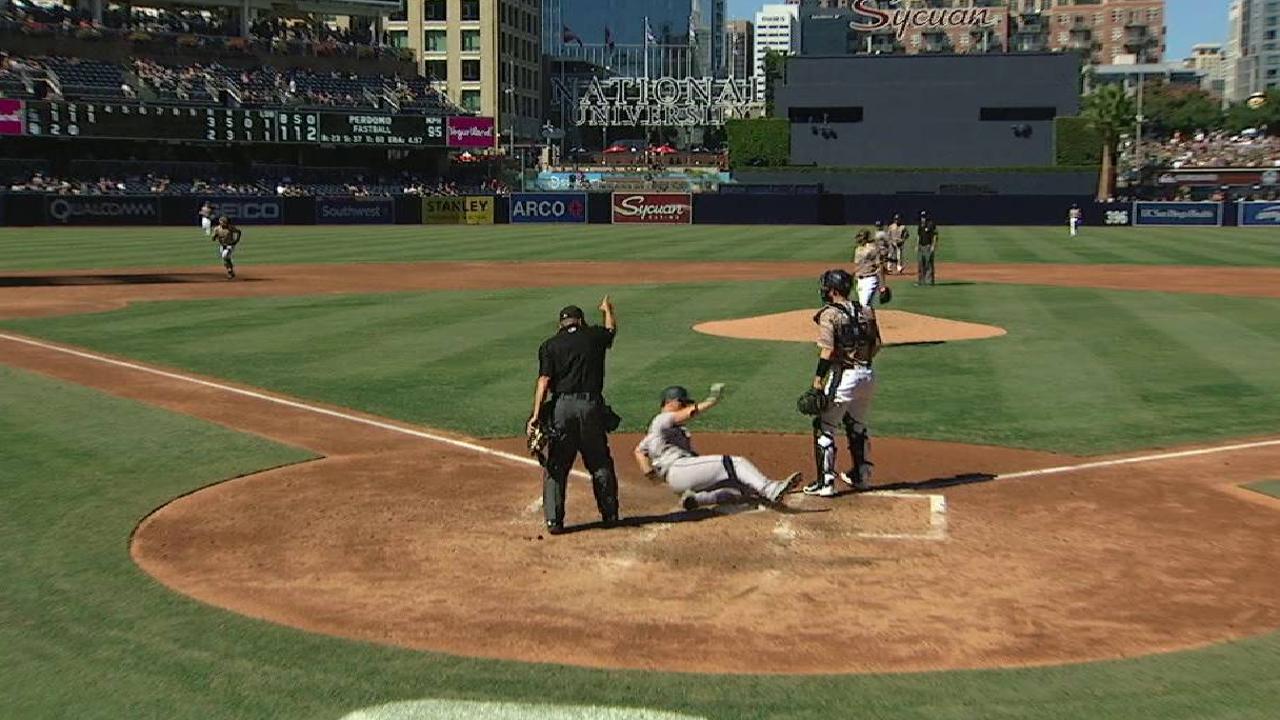 Desmond's RBI infield single
