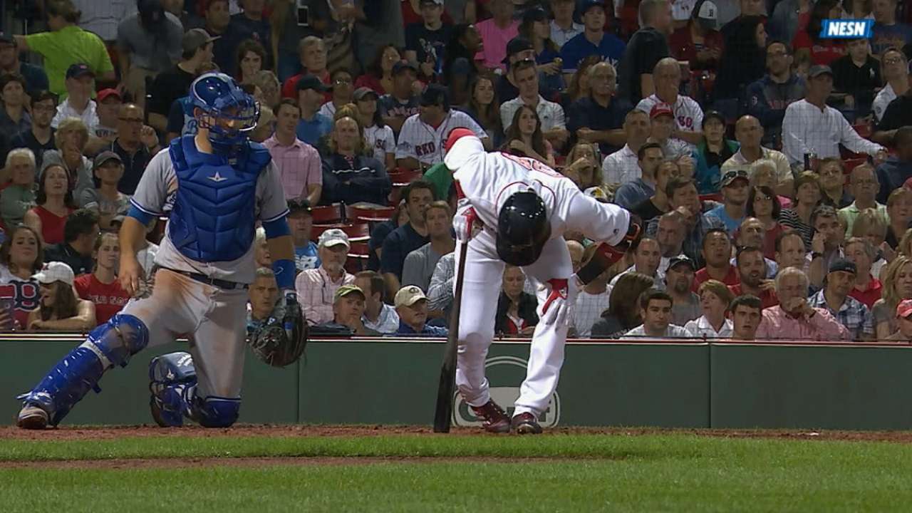 Nunez aggravates leg injury