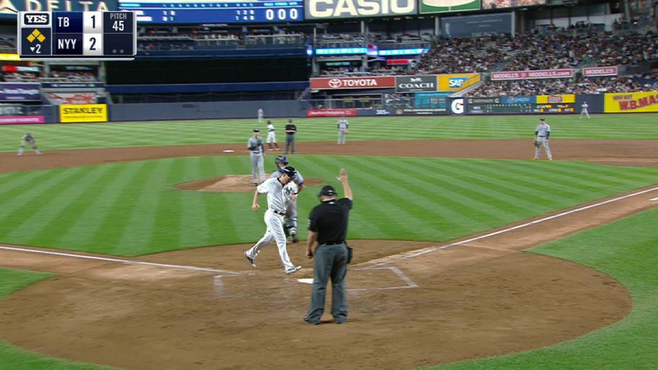 Hicks' bases-loaded walk