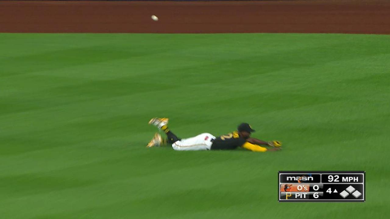 Mancini extends hit streak to 15