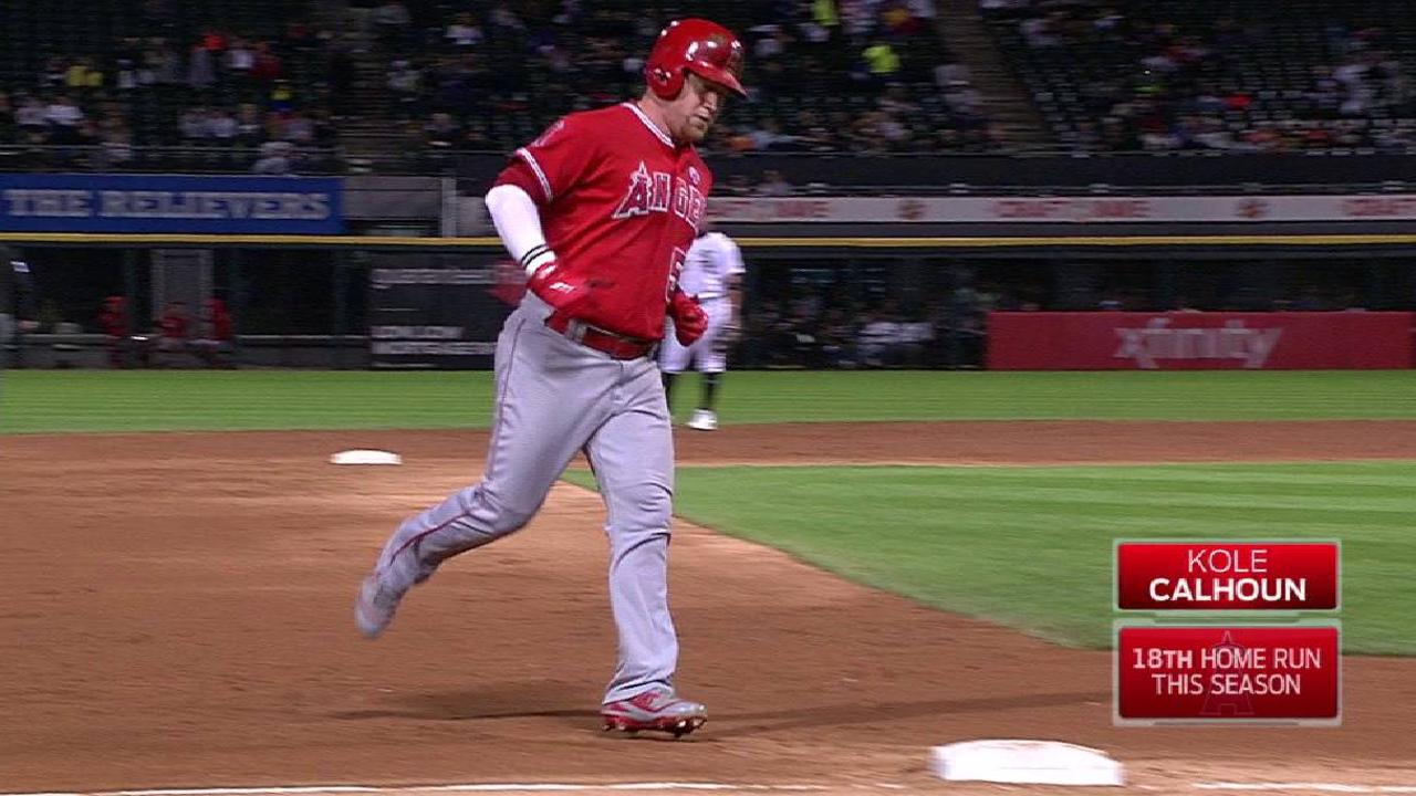 Calhoun's three-run homer