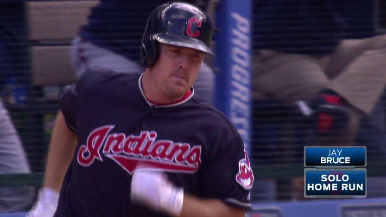Bruce's 35th homer of the season