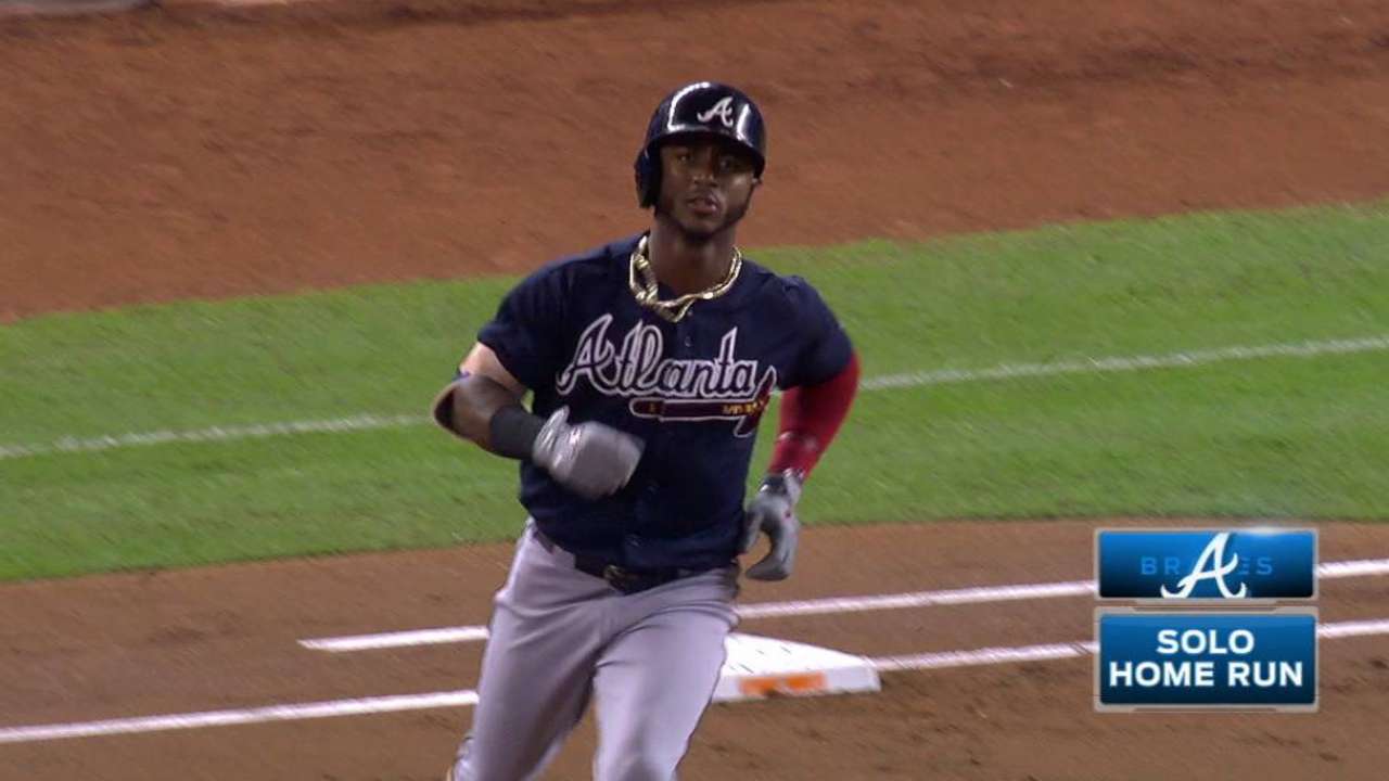 Albies' solo homer