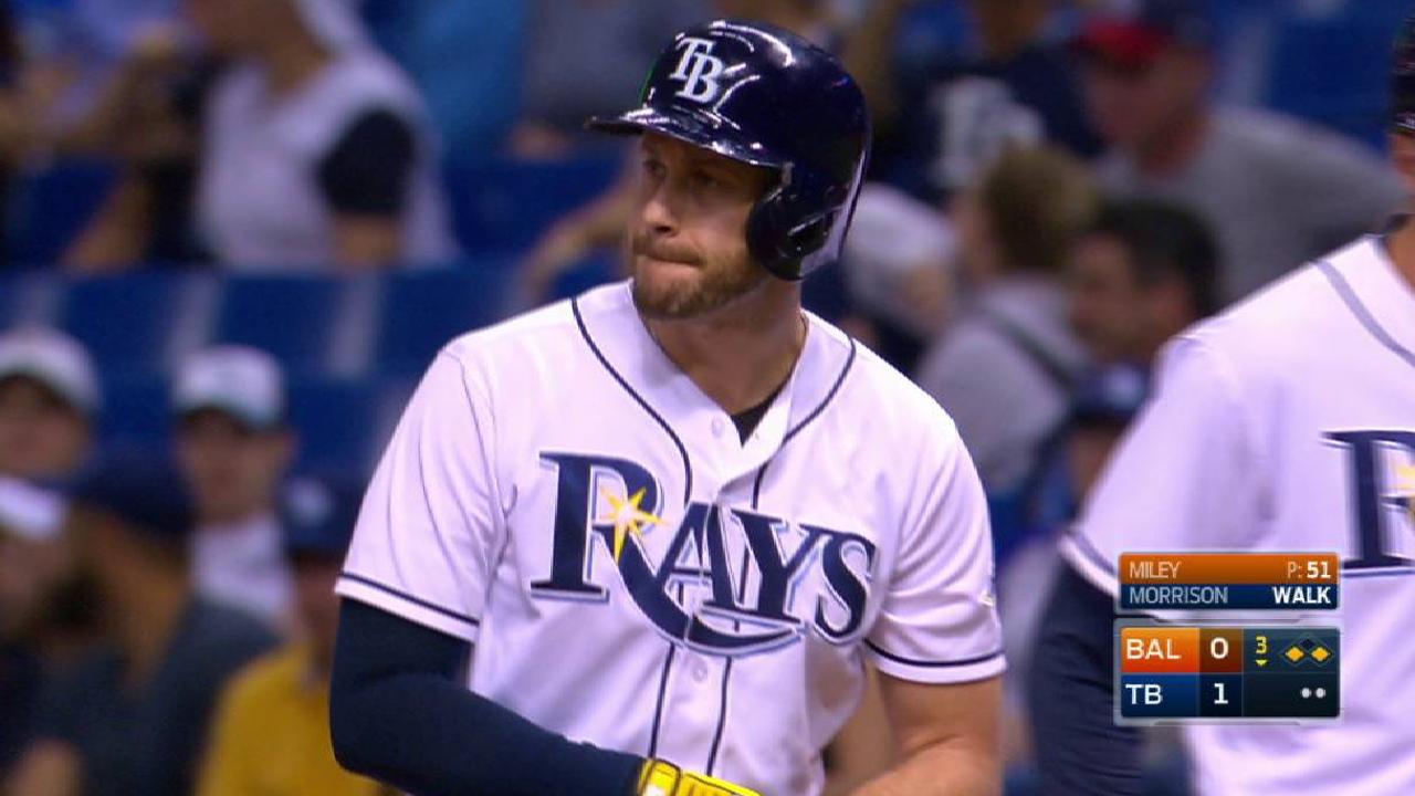 Longoria's RBI forceout