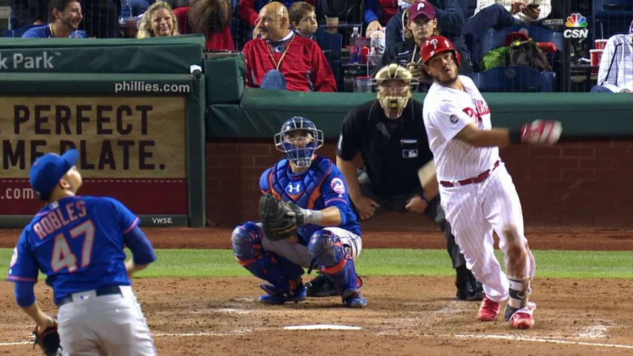 Alfaro's solo moonshot
