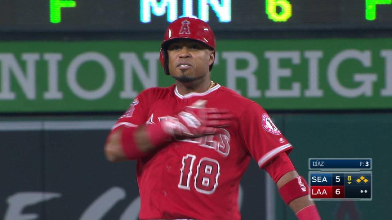 Valbuena, Trout conducen victoria de Angelinos sobre Marineros