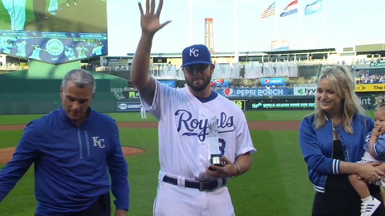 Royals honor Moose for franchise HR mark