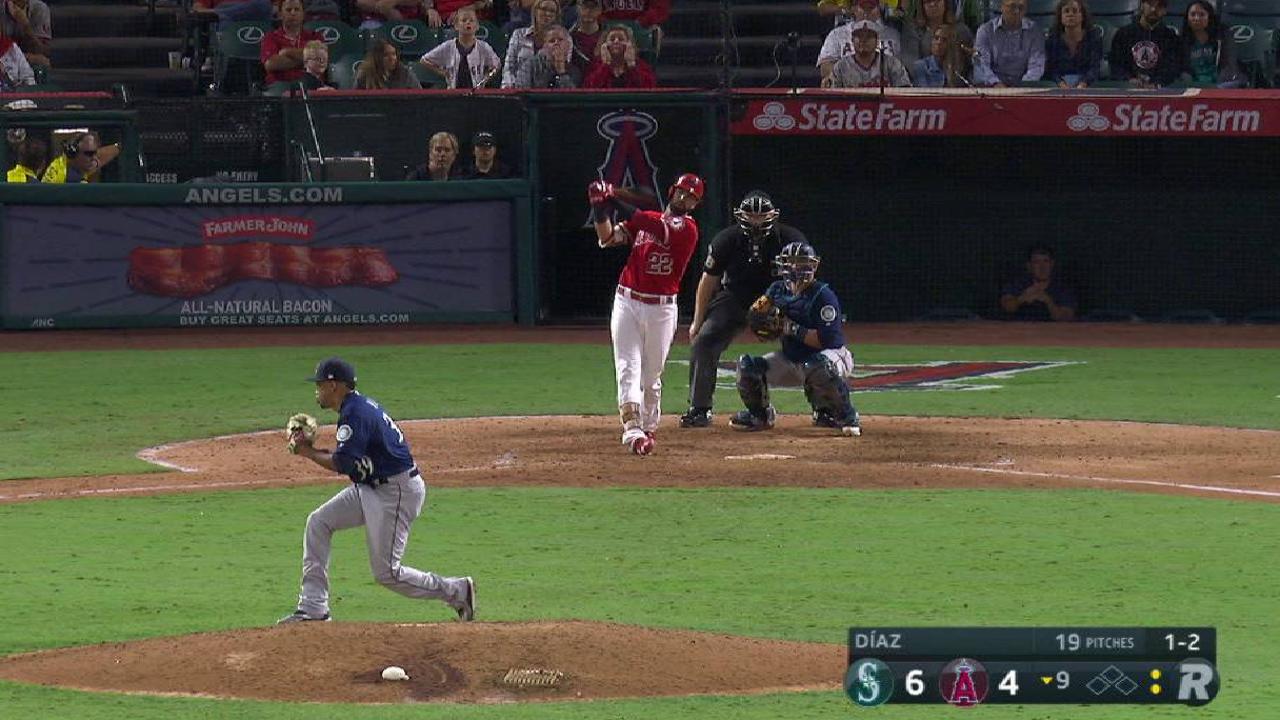 Diaz tallies his 34th save