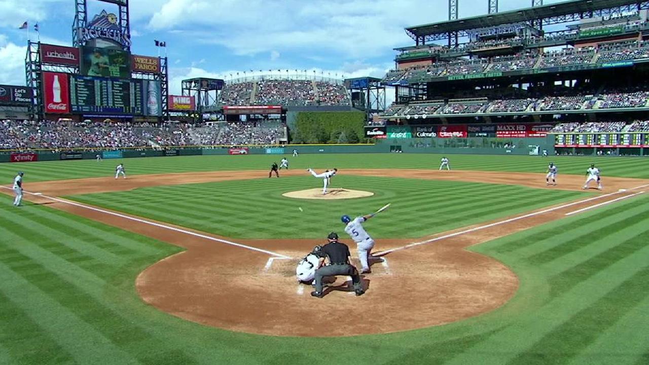 Seager's RBI infield single