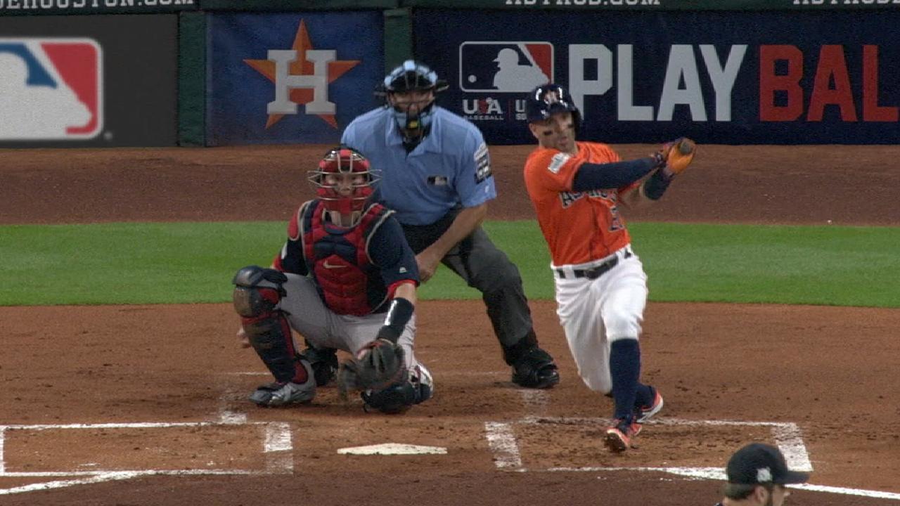 Altuve's solid night at the dish