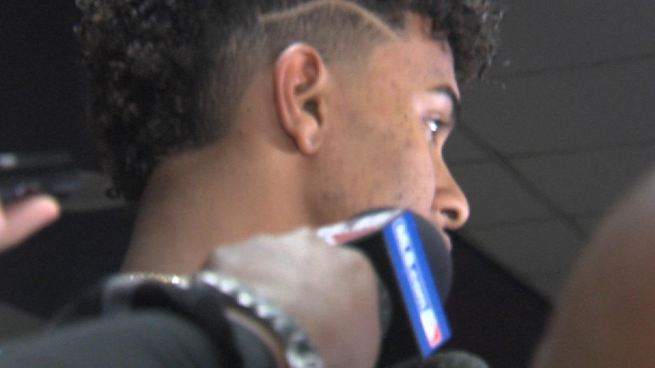 Lindor tips cap to Yankees