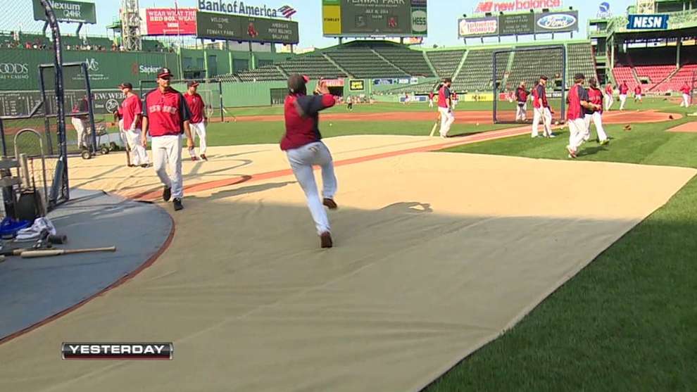 Video Jackie Bradley Jr. throws ball over the outfield wall from home
