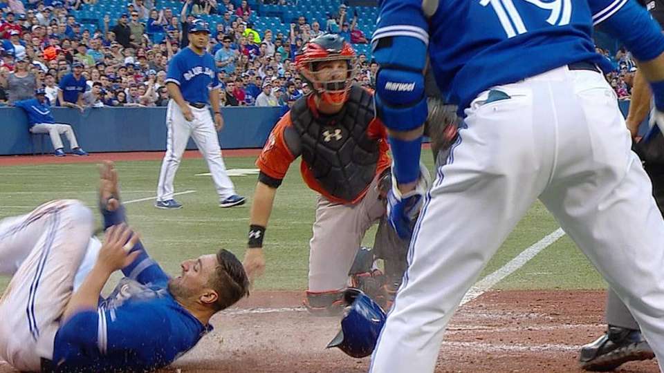 umpires review out, run scores