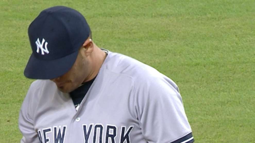 Yankees place Sergio Santos on DL, option Chris Martin