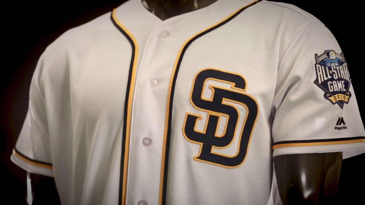Padres unveil home white jersey | 12/02 