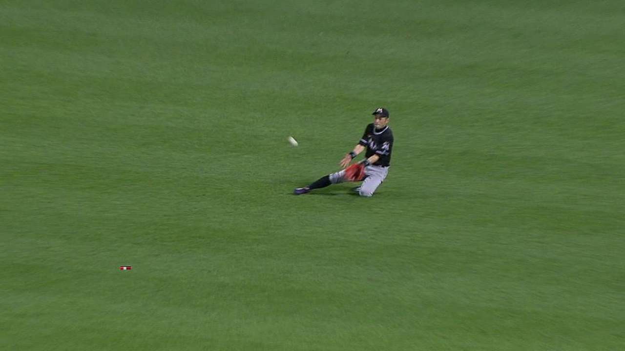 イチロー ライトでスライディングキャッチ 野球の英語