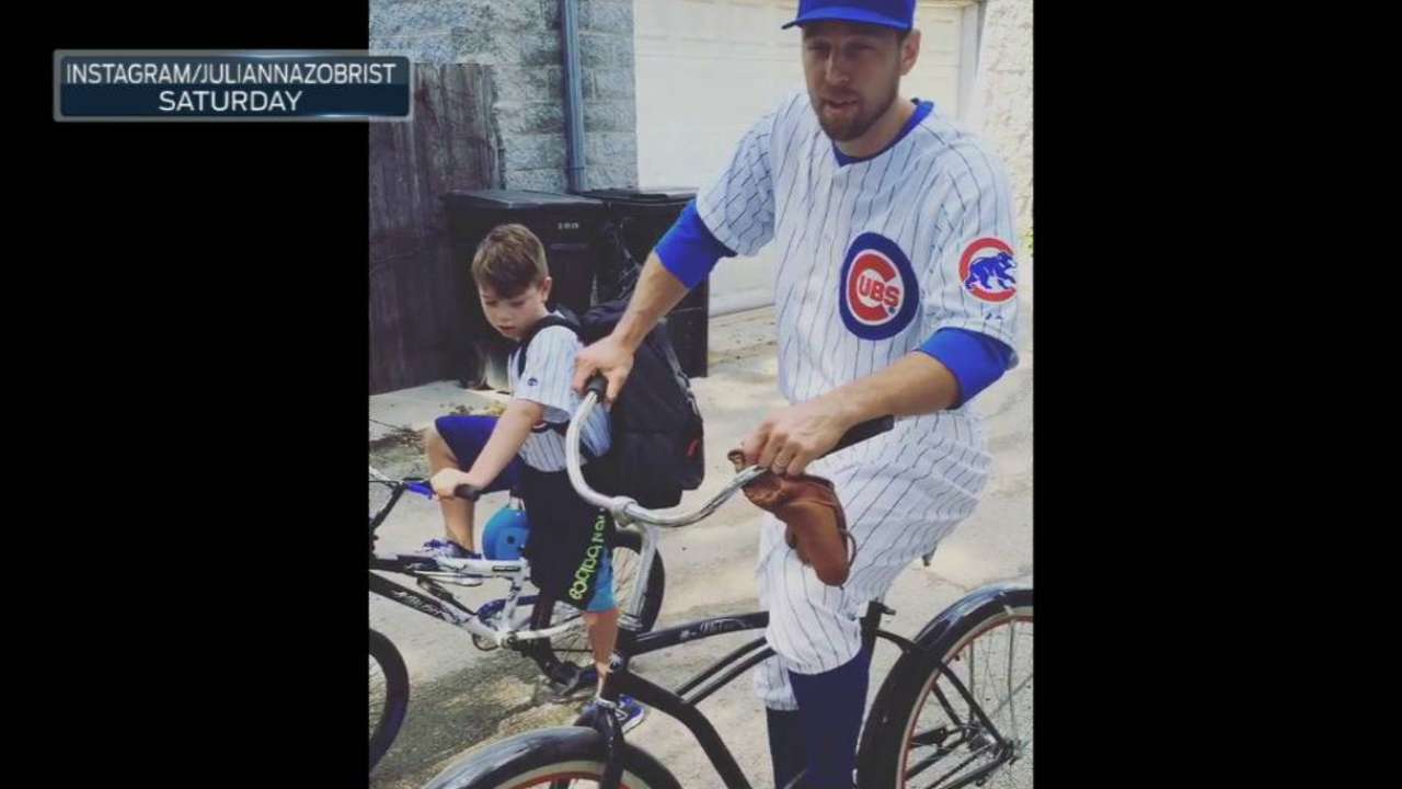 ben zobrist biked to wrigley in his uniform mlb com pf flyer bike
