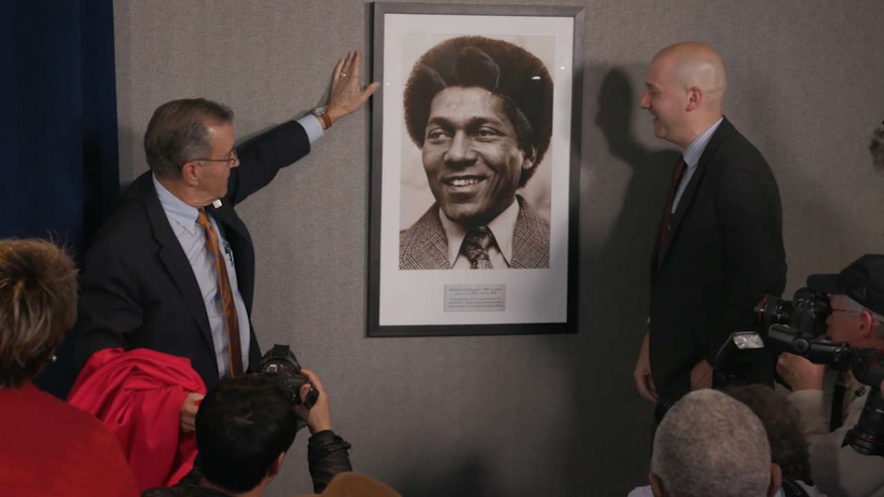 Braves honor former general manager Bill Lucas