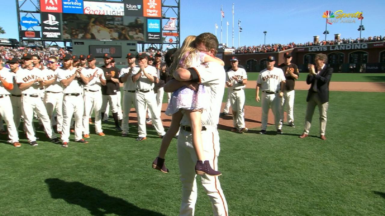 Matt Cains Daughter Hugs Him After Postgame Speech Mlbcom - 