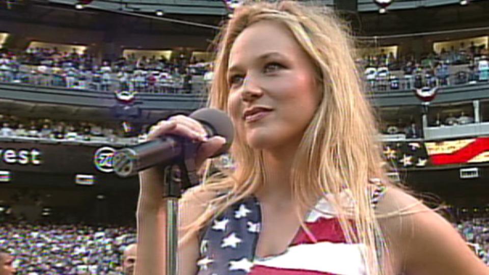 Jewel sings national anthem 10/27/2001