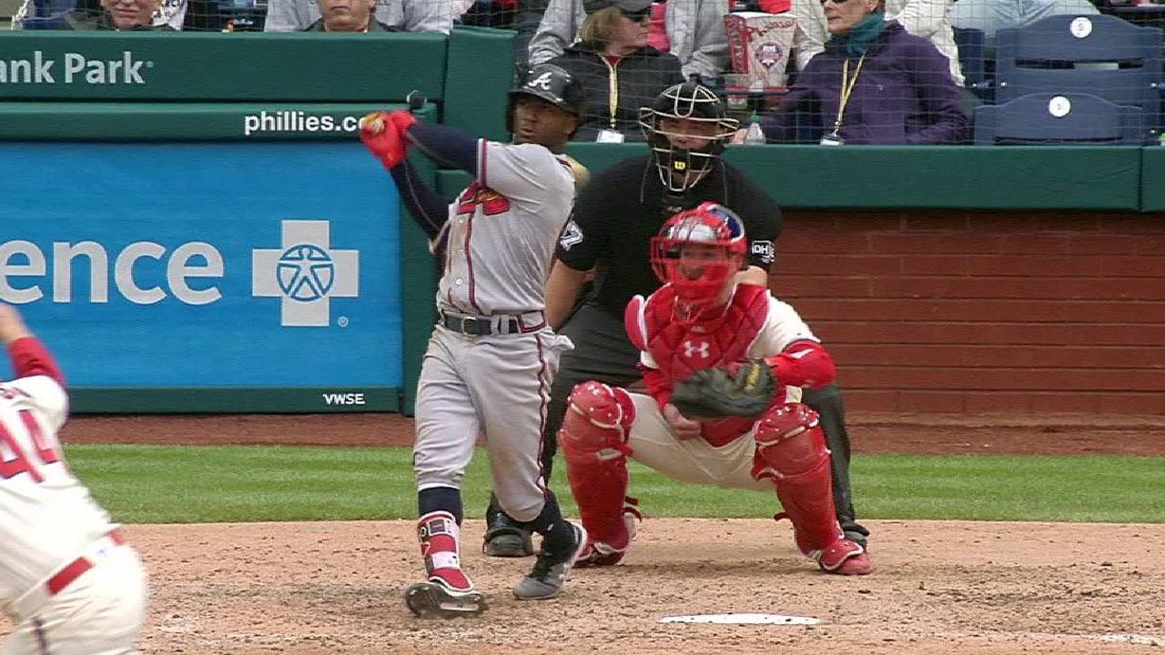 Albies' 2-run double