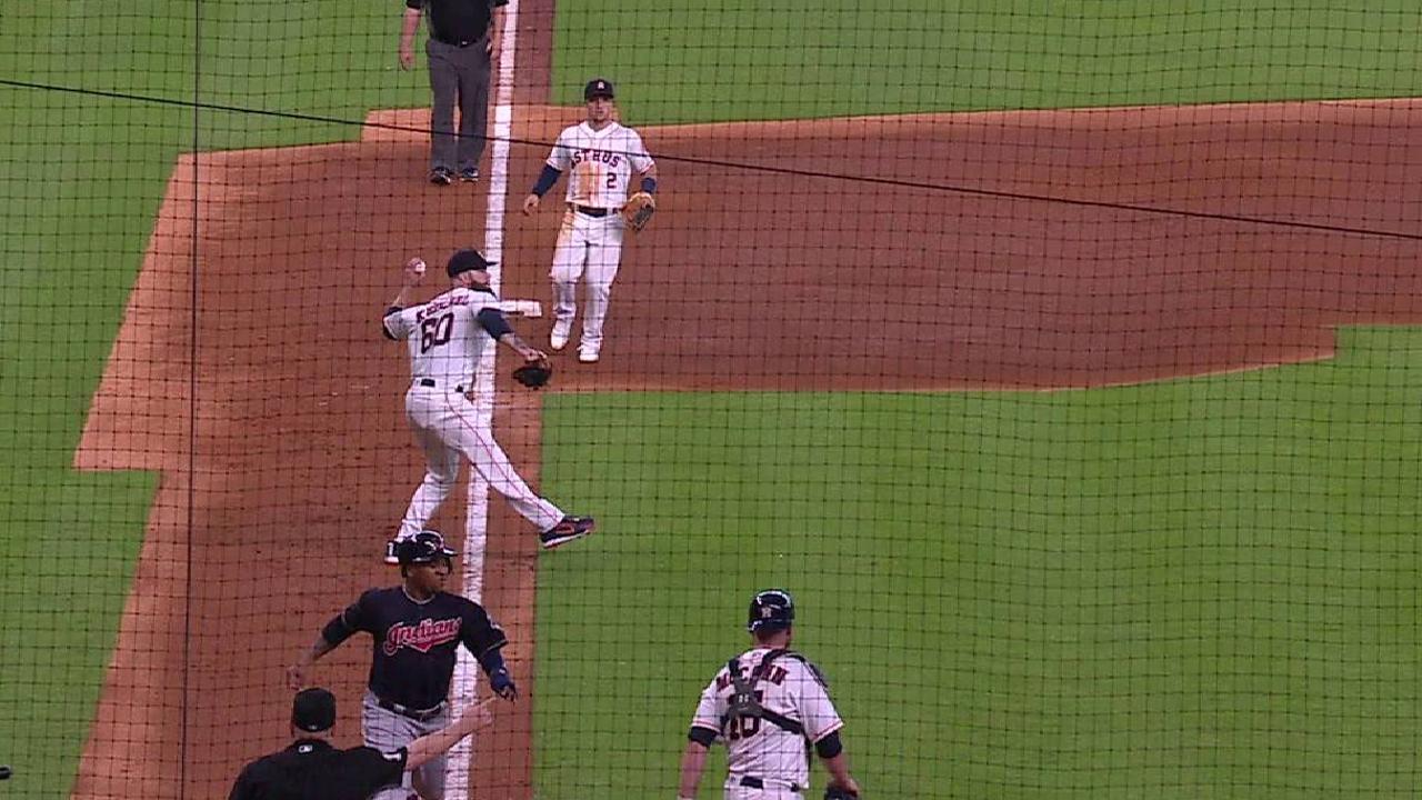 Keuchel's nifty fielding play