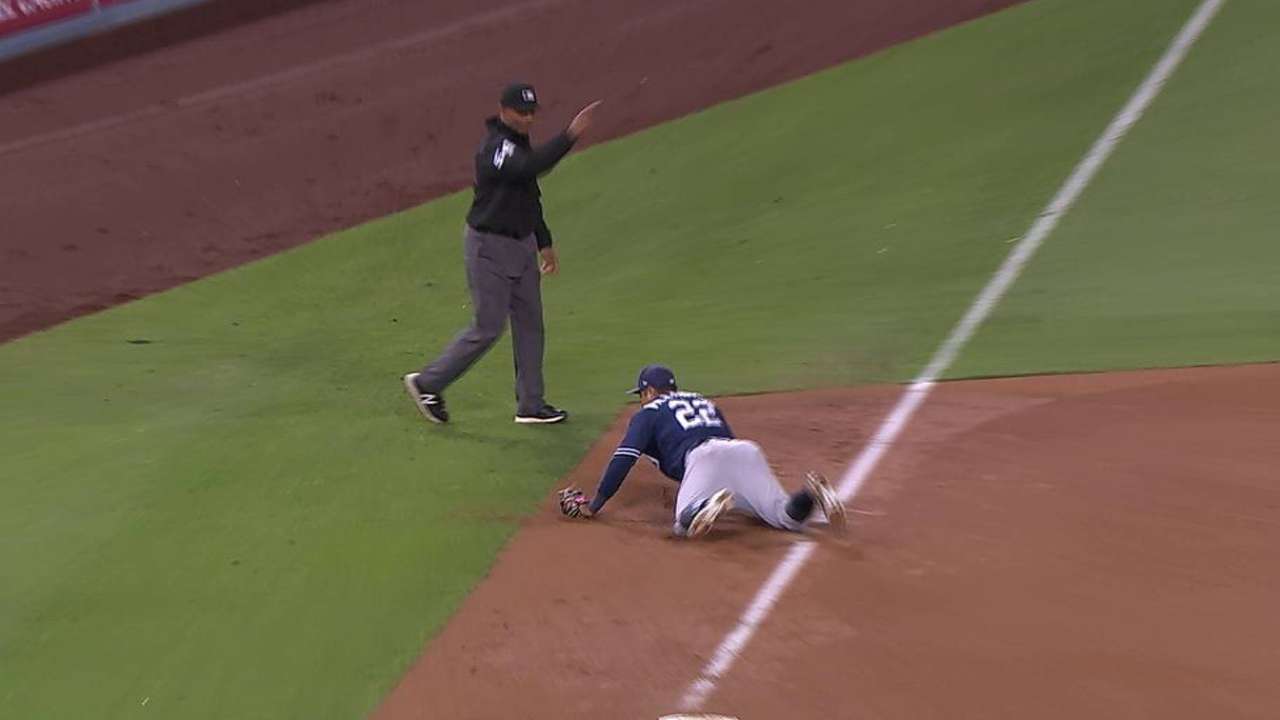 Villanueva's tough diving stop