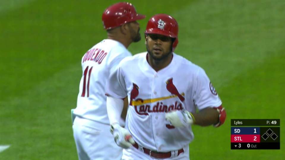 Martinez's 2-run smash