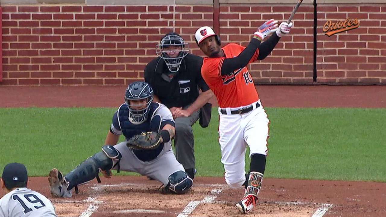 Jones' solo homer