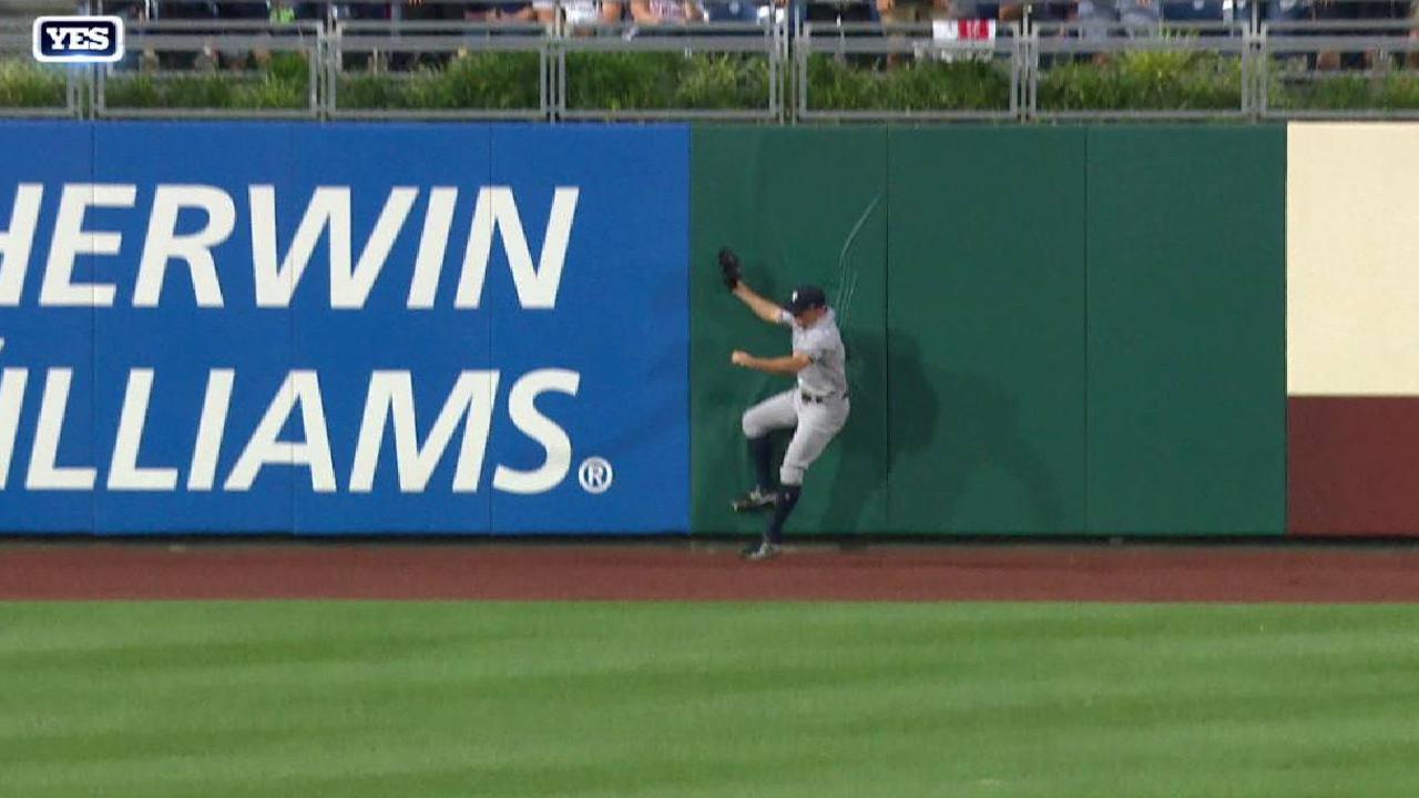 Gardner's gorgeous leaping grab