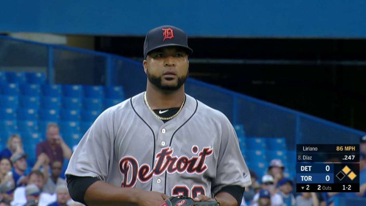 Liriano strikes out Diaz