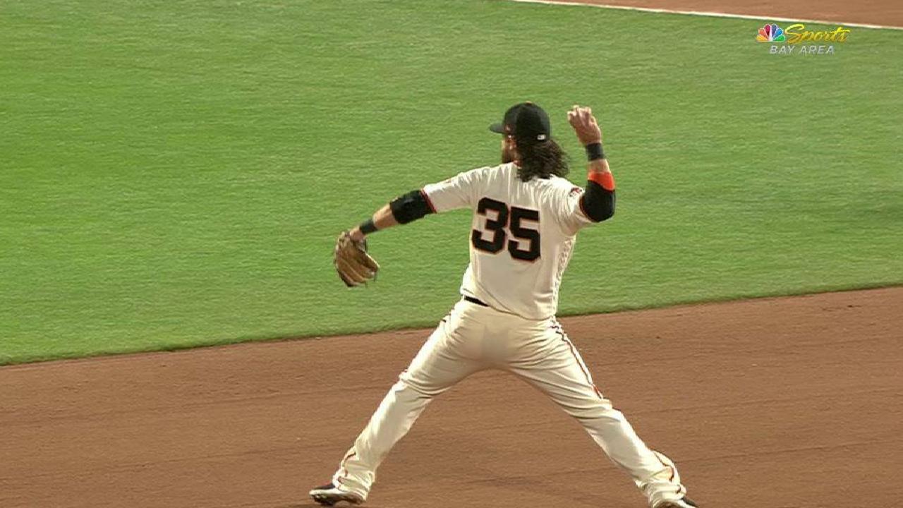 Behold the glorious defense of Brandon Crawford & Brandon Belt