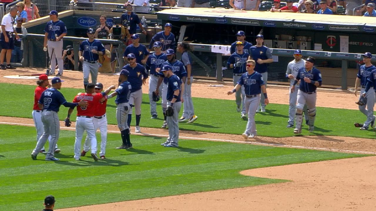 Twins' Brian Dozier shown on TV urinating in the dugout bathroom with the  door open – New York Daily News