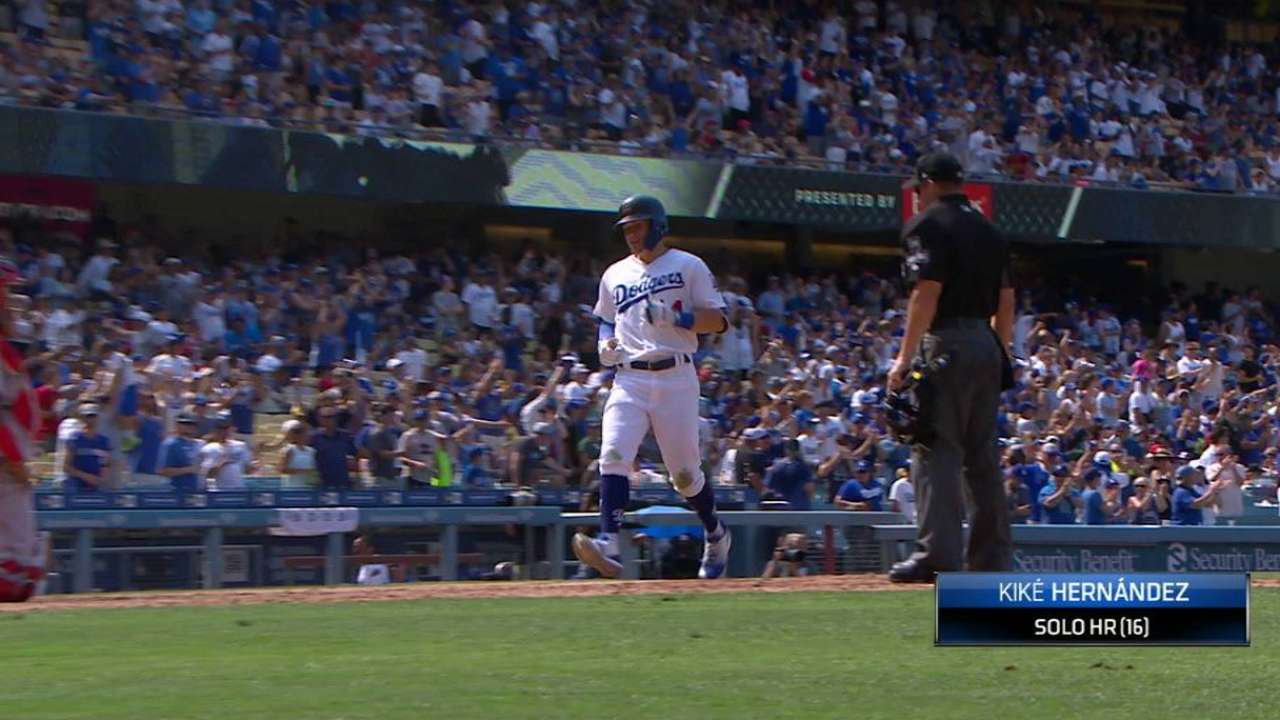 Hernandez's go-ahead home run