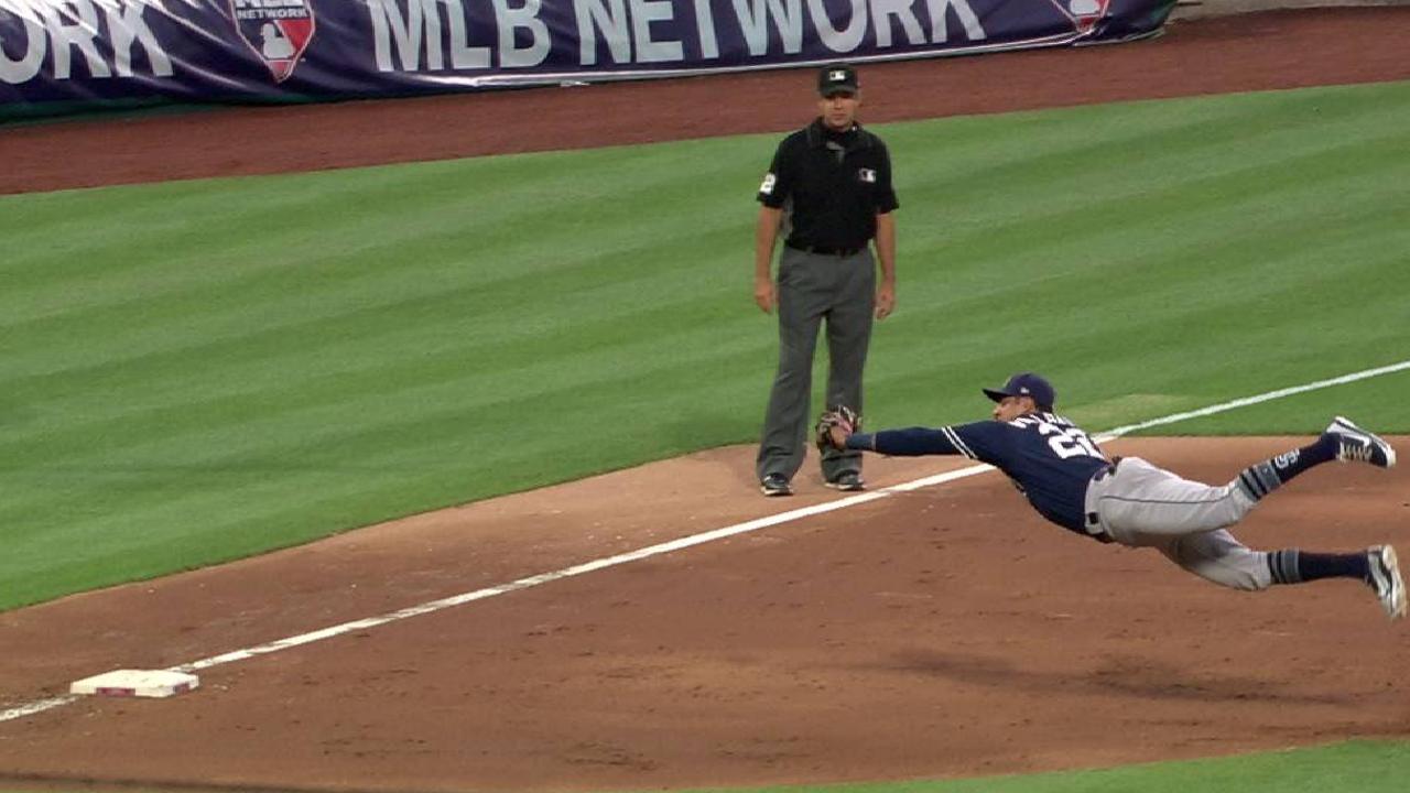 Villanueva's amazing diving grab