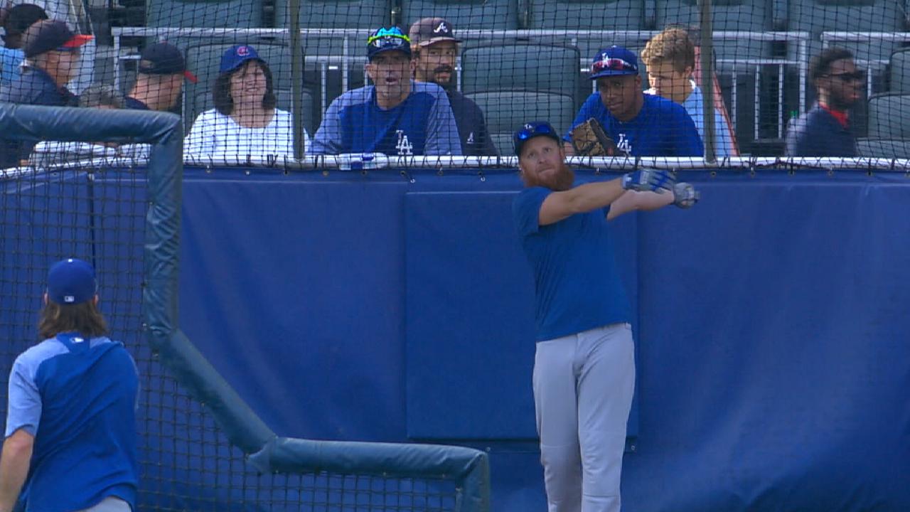 Braves announcer Joe Simpson chides Dodgers for batting practice shirts 